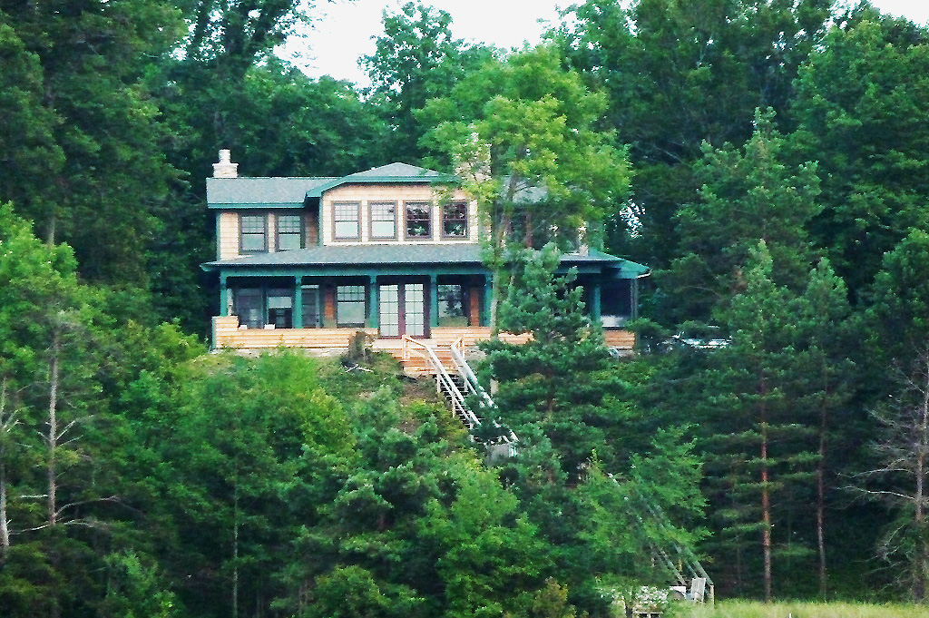 Pine Cone Cottage Exterior